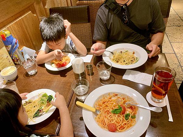 豬家四口的七天六夜日本行：超人氣名店| HARBS(LUMI