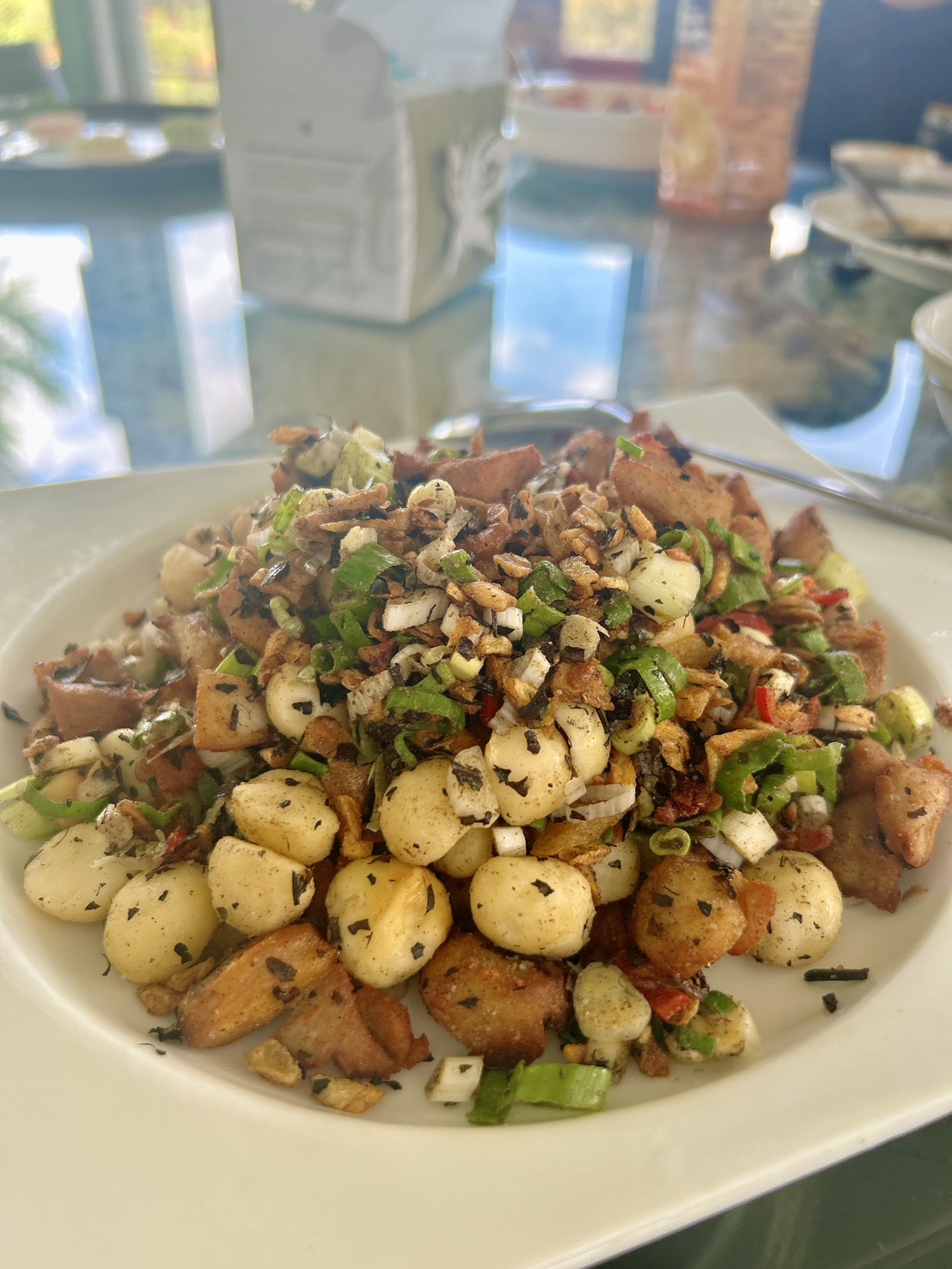 遙望山景好風光 x 景美菜也美｜五星級有機怡明茶園的創意客家與特色茶料理 by豬圈圈樂活趣