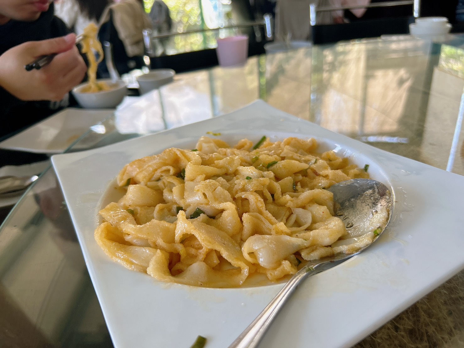 遙望山景好風光 x 景美菜也美｜五星級有機怡明茶園的創意客家與特色茶料理 by豬圈圈樂活趣