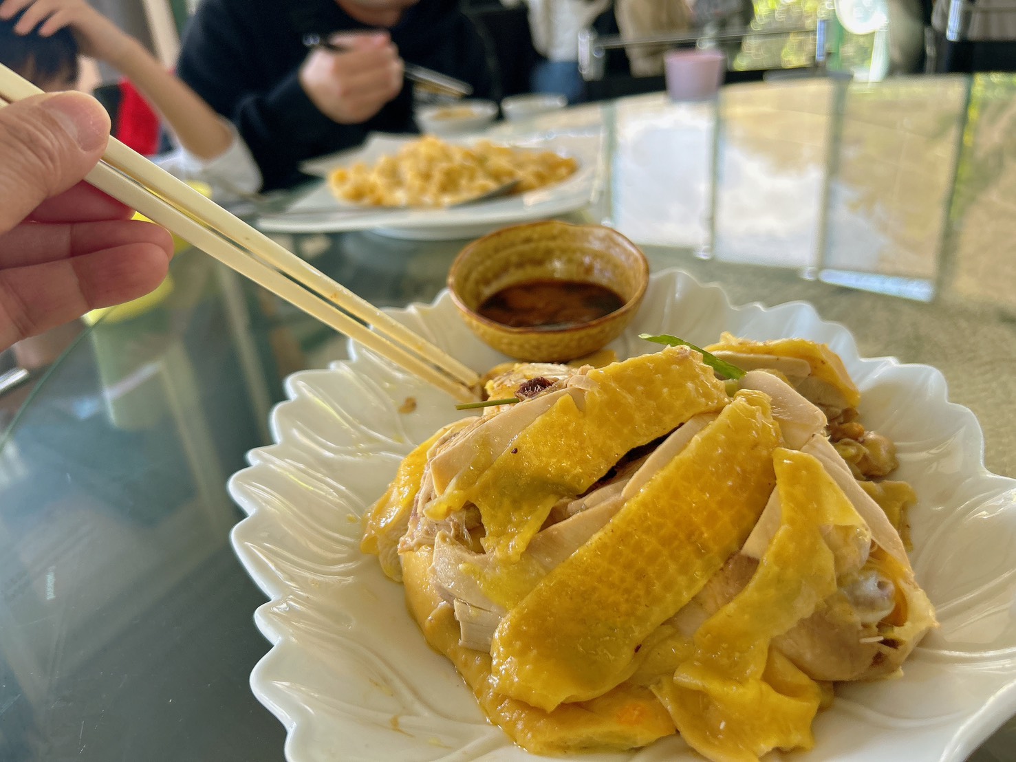 遙望山景好風光 x 景美菜也美｜五星級有機怡明茶園的創意客家與特色茶料理 by豬圈圈樂活趣