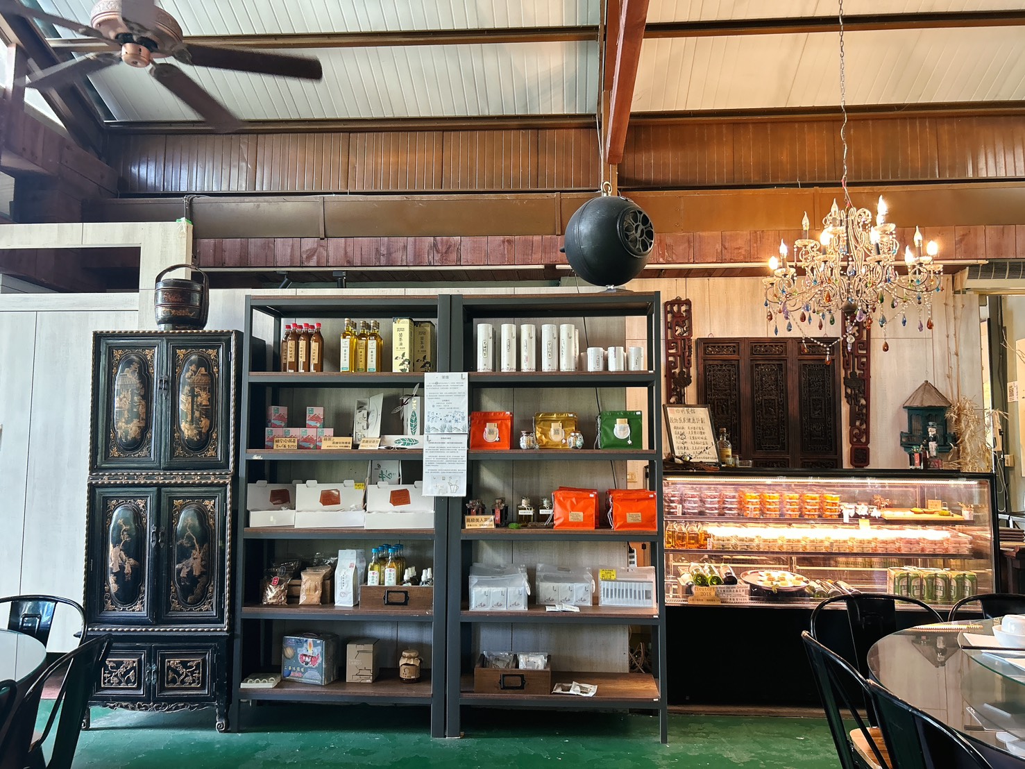 遙望山景好風光 x 景美菜也美｜五星級有機怡明茶園的創意客家與特色茶料理 by豬圈圈樂活趣