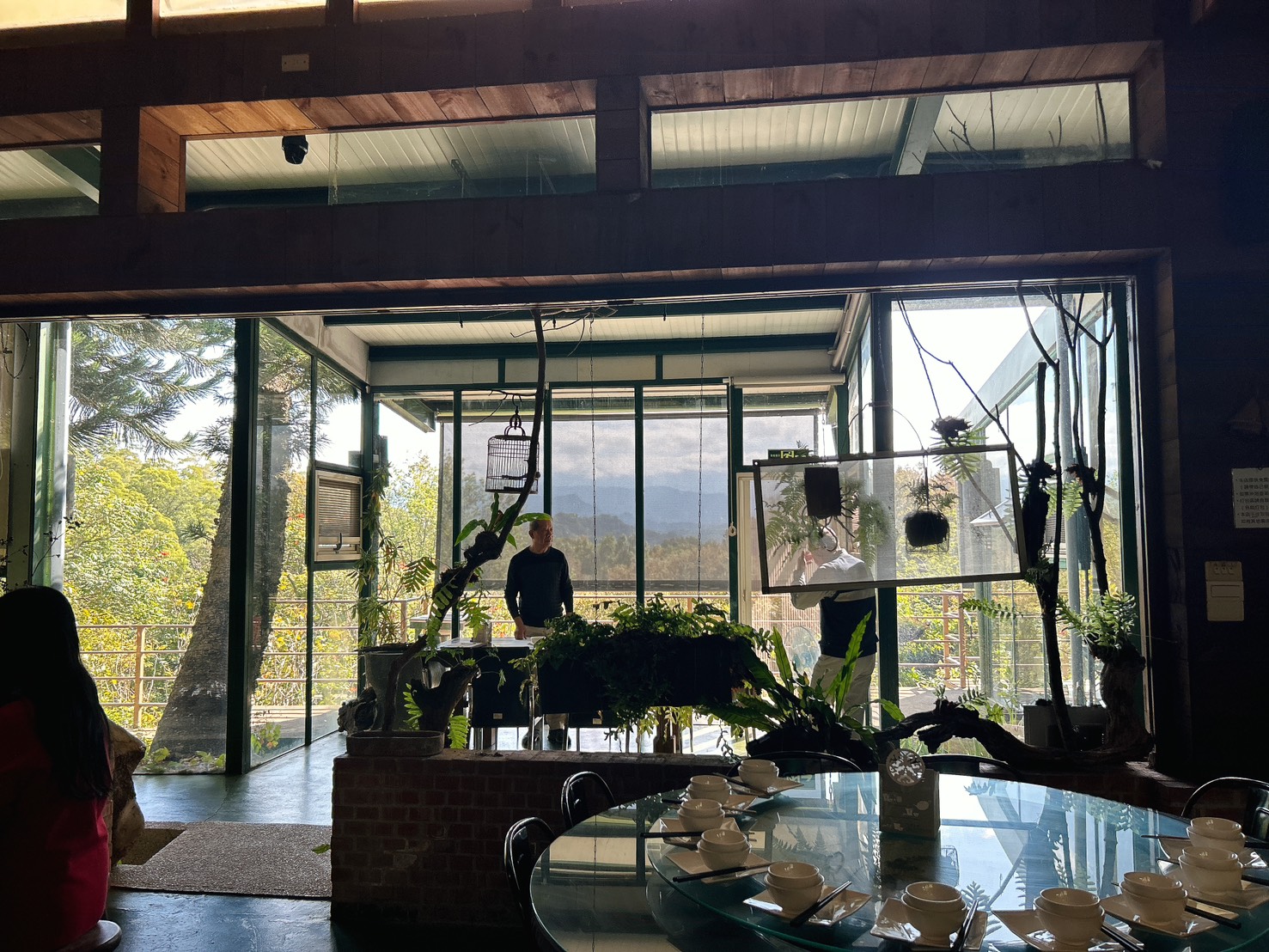 遙望山景好風光 x 景美菜也美｜五星級有機怡明茶園的創意客家與特色茶料理 by豬圈圈樂活趣