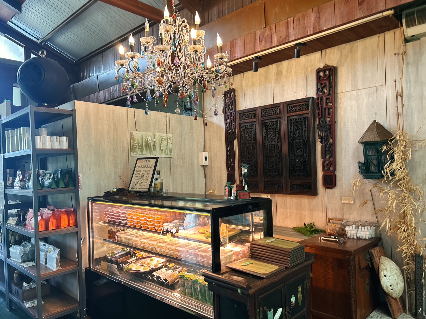 遙望山景好風光 x 景美菜也美｜五星級有機怡明茶園的創意客家與特色茶料理 by豬圈圈樂活趣