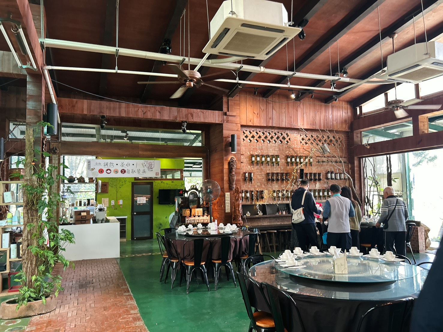 遙望山景好風光 x 景美菜也美｜五星級有機怡明茶園的創意客家與特色茶料理 by豬圈圈樂活趣