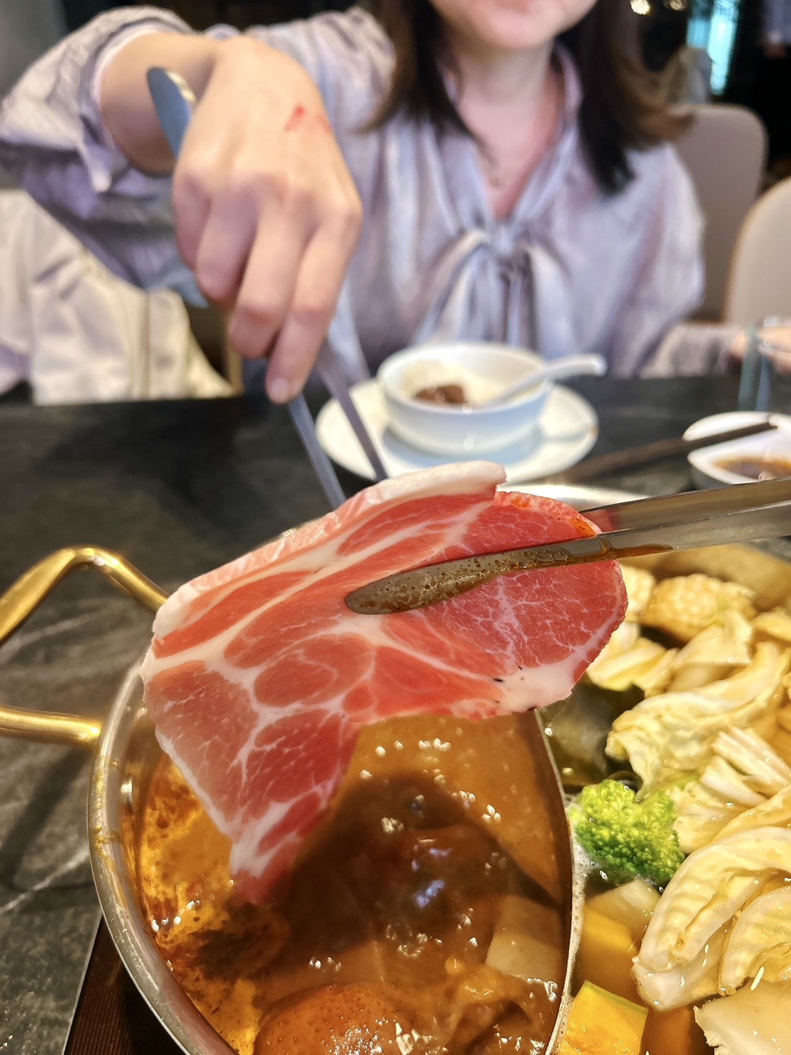 台北大稻埕美食 | 百年老宅大啖麻辣鍋 ! 老撈麻辣火鍋2店 X 順天外科醫院 by 豬圈圈樂活趣