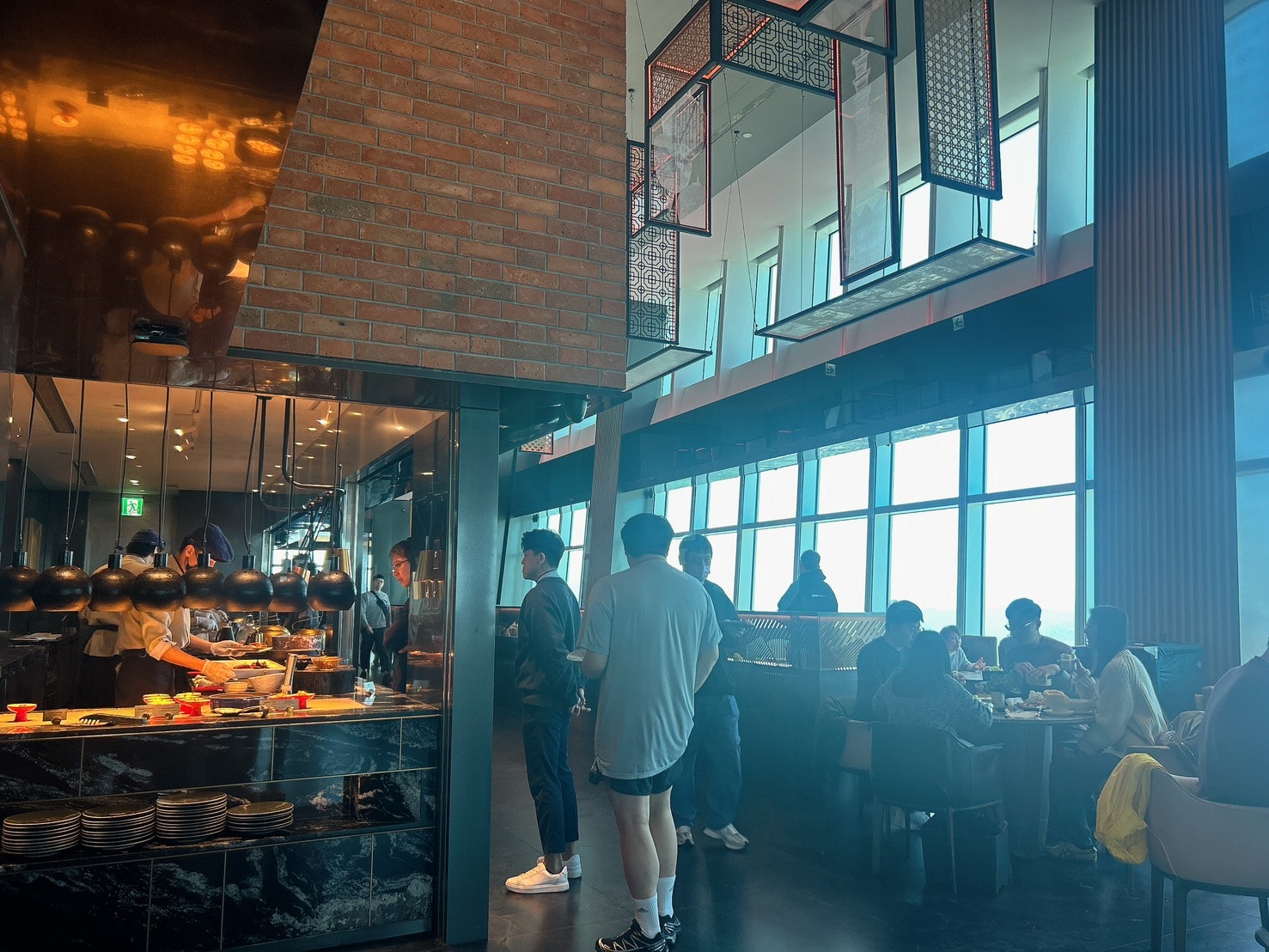 2026台灣Buffet界天花板「饗 A Joy」美食攻略資訊。從台灣各地到世界馳名的珍饈，台北101高空86樓饗探索！from 豬圈圈樂活趣